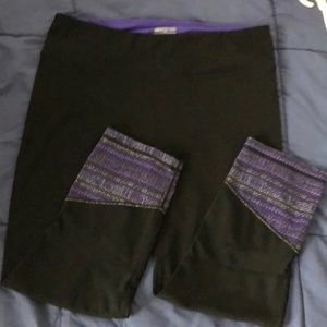 NWOT Gaiam Crop Leggings size L